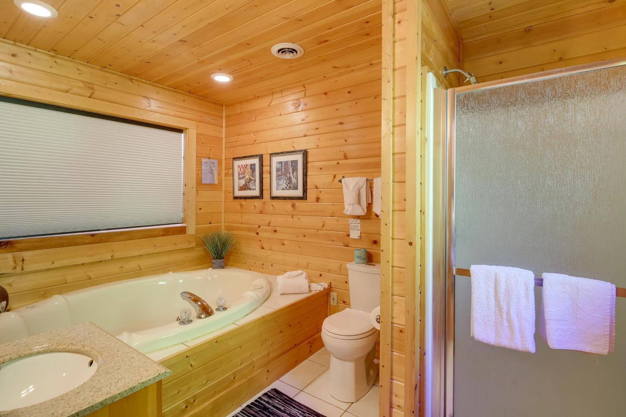 Secluded And Wooded Wears Valley Cabin With Fire Pit! Sevierville Exteriör bild