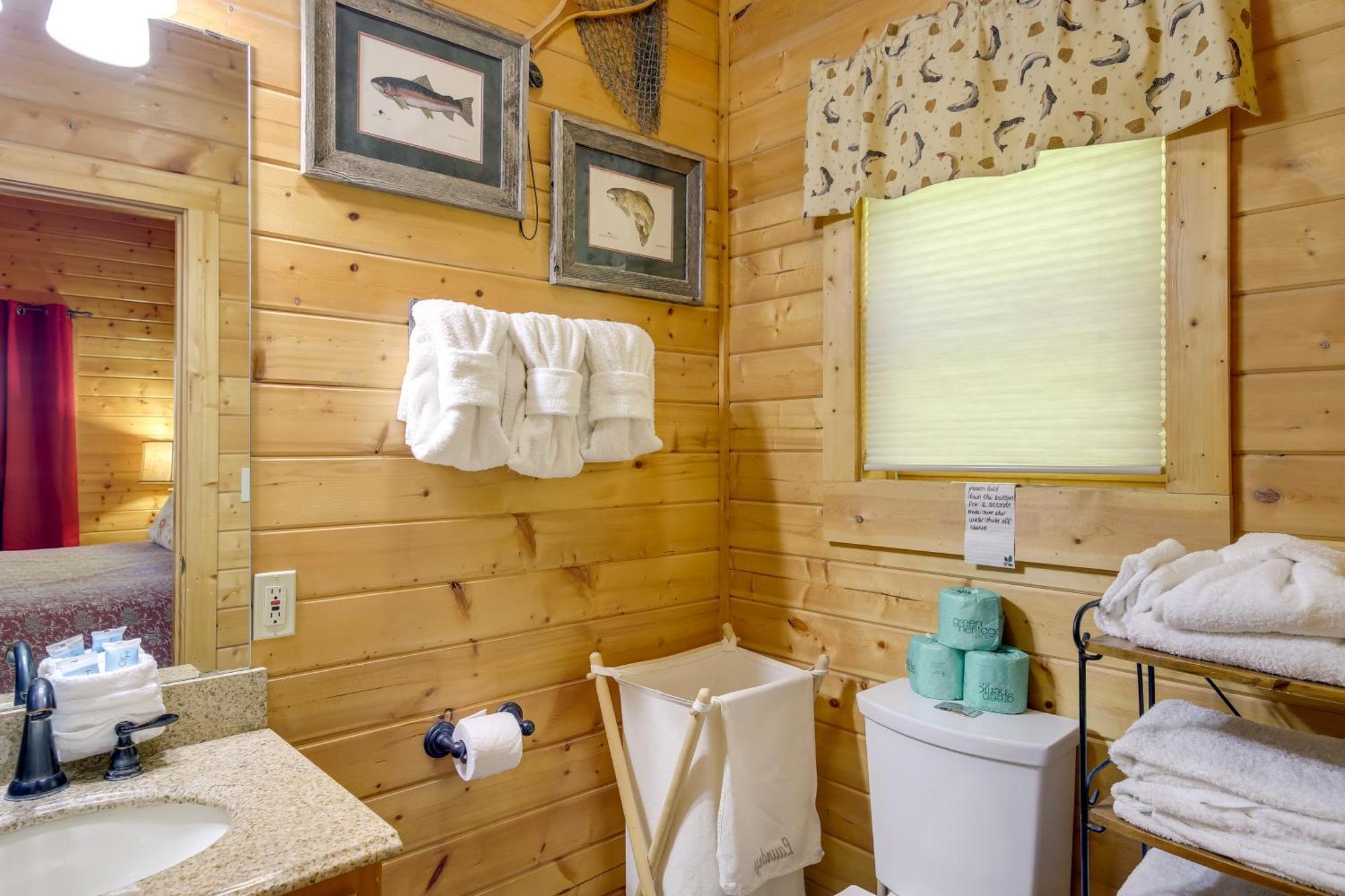 Secluded And Wooded Wears Valley Cabin With Fire Pit! Sevierville Exteriör bild