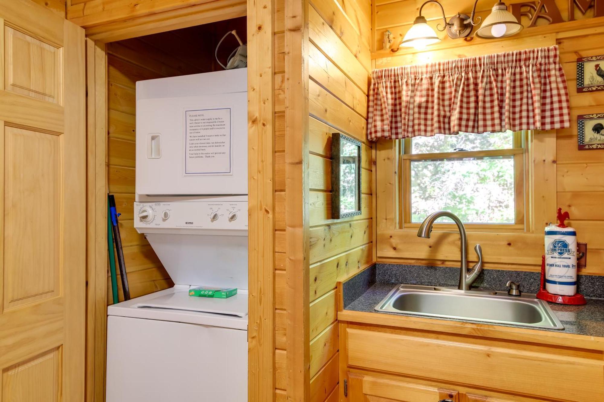 Secluded And Wooded Wears Valley Cabin With Fire Pit! Sevierville Exteriör bild