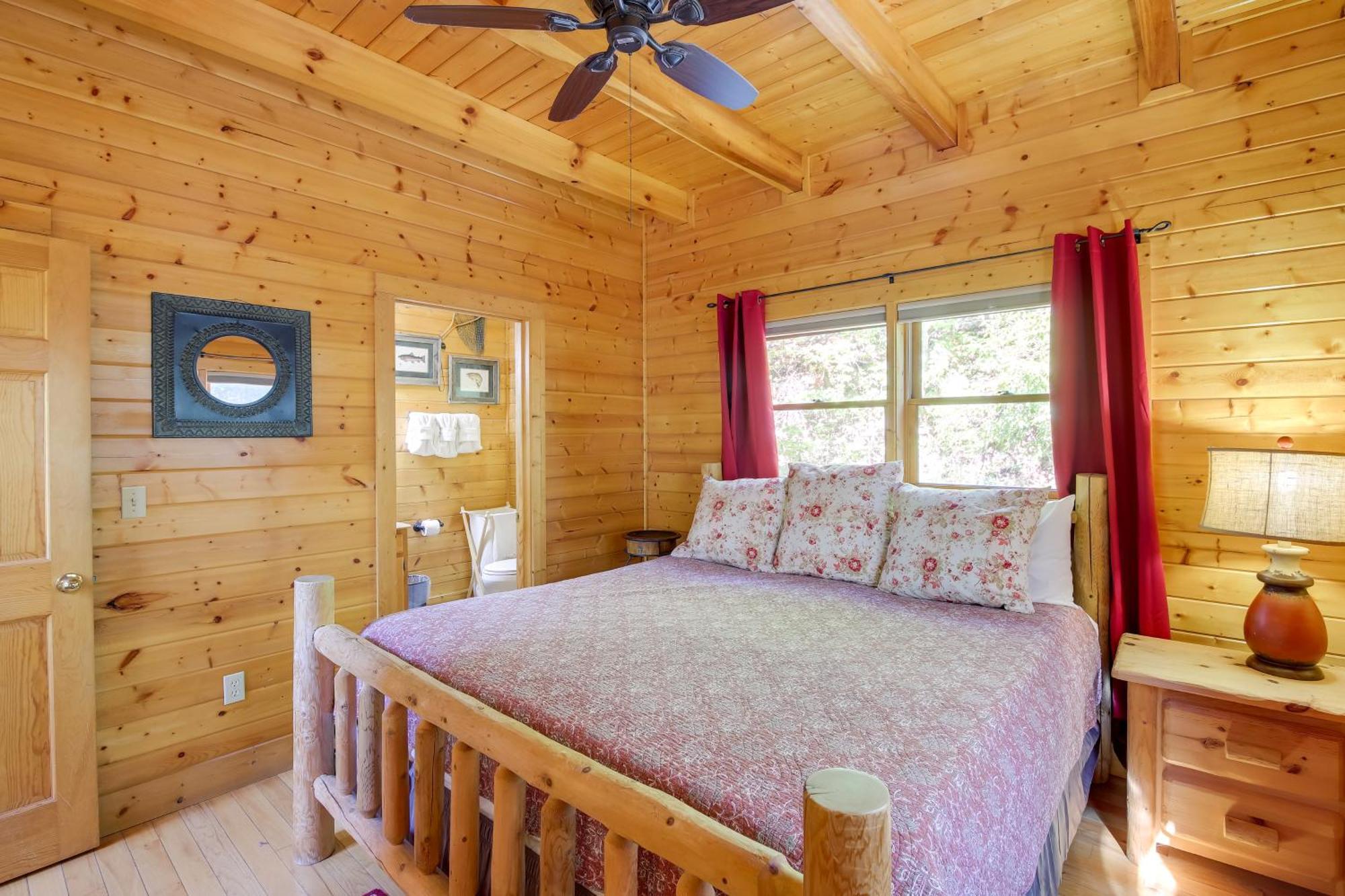 Secluded And Wooded Wears Valley Cabin With Fire Pit! Sevierville Exteriör bild