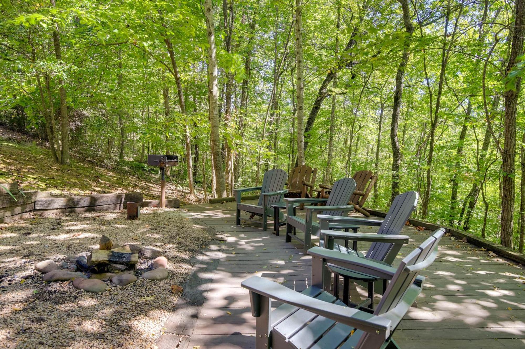 Secluded And Wooded Wears Valley Cabin With Fire Pit! Sevierville Exteriör bild