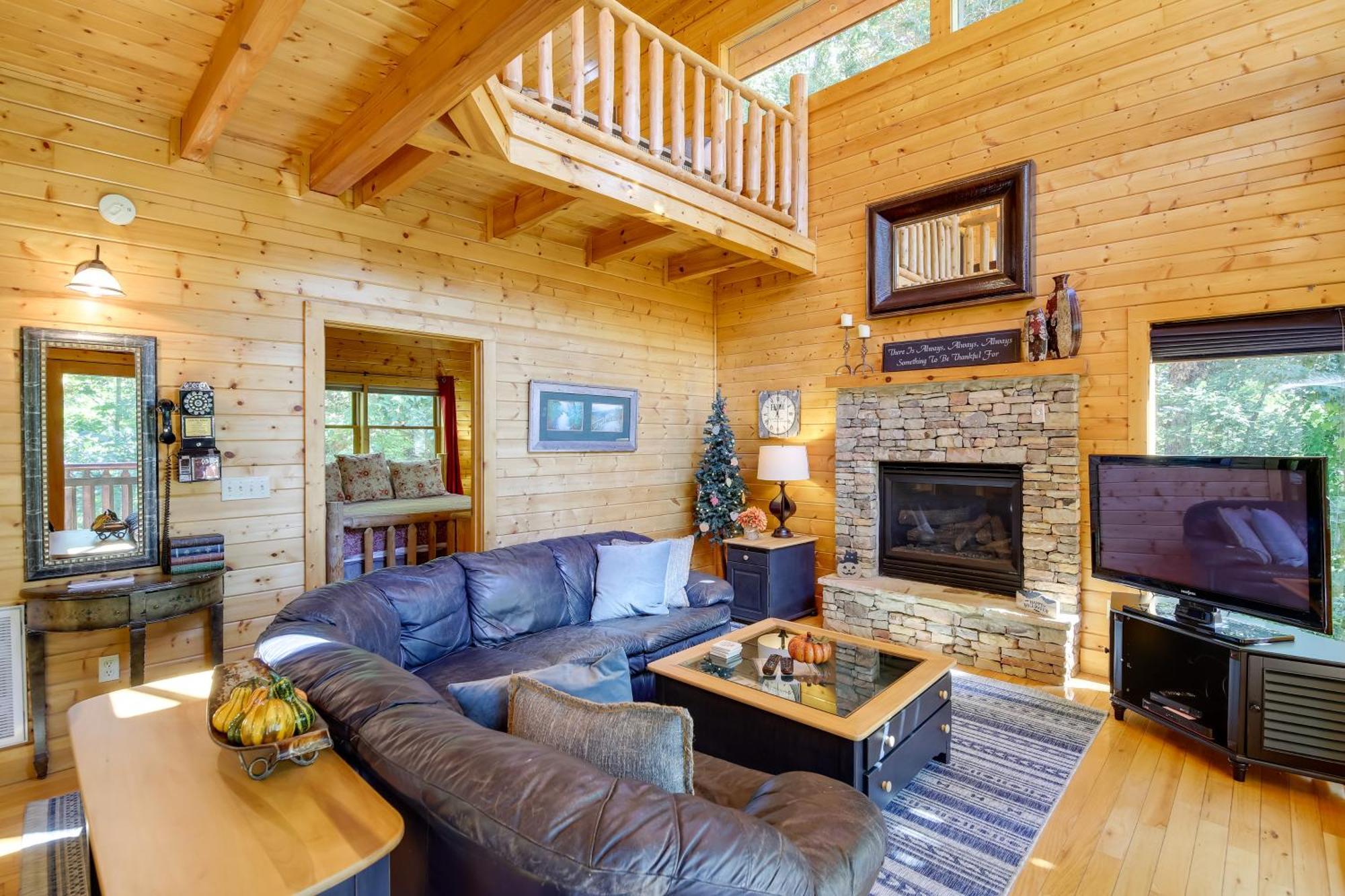 Secluded And Wooded Wears Valley Cabin With Fire Pit! Sevierville Exteriör bild