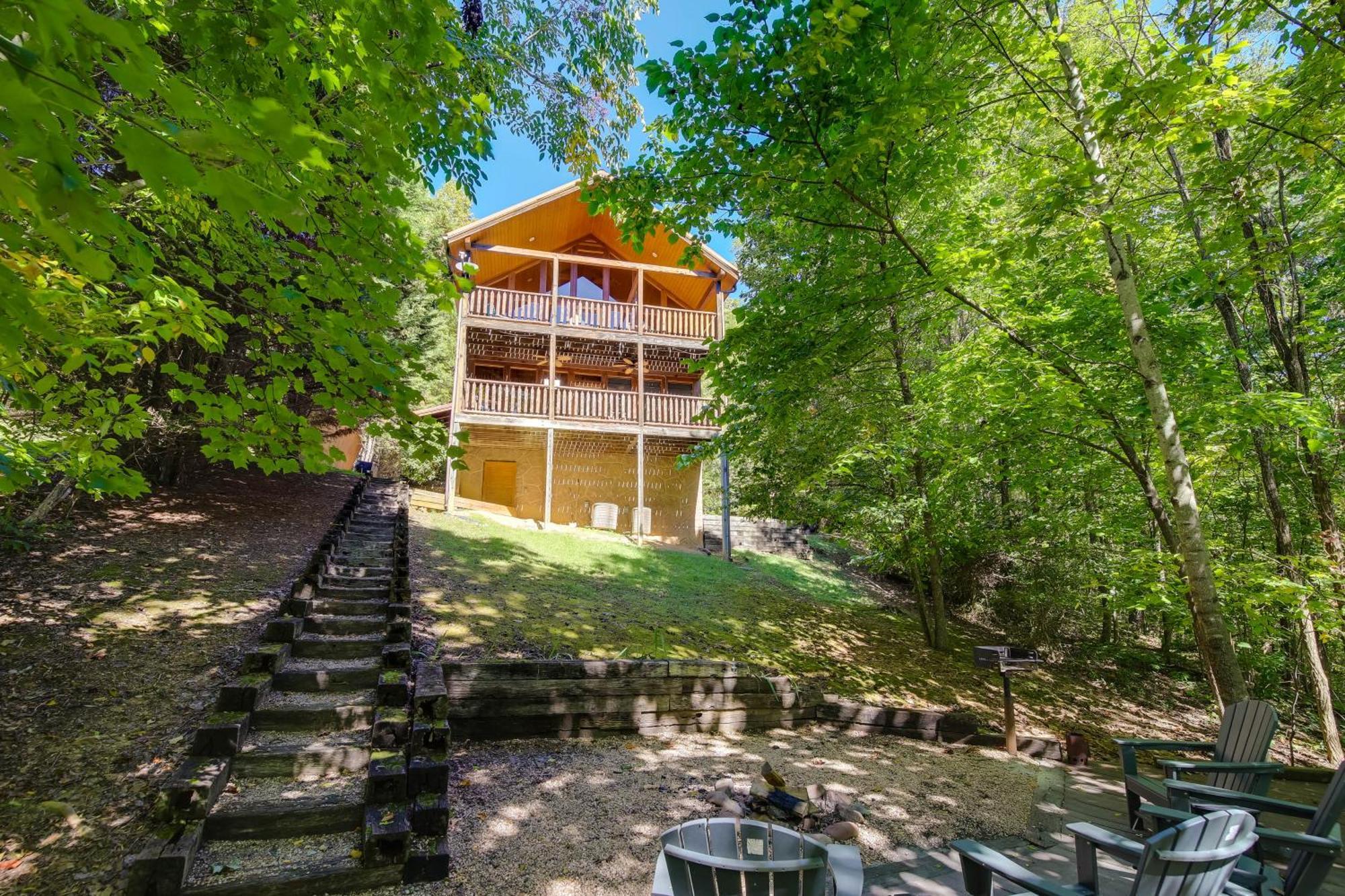 Secluded And Wooded Wears Valley Cabin With Fire Pit! Sevierville Exteriör bild